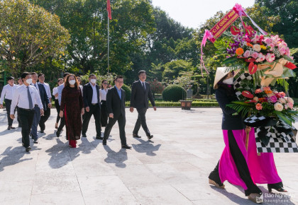Đồng chí Lê Quốc Minh dâng hoa, dâng hương tại Khu Di tích Quốc gia đặc biệt Kim Liên