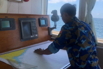 Bình Thuận đề nghị điều trực thăng tìm 11 ngư dân mất tích