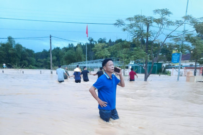 Huyện Anh Sơn (Nghệ An): Mưa lớn làm 2 trường học, 60 nhà bị ngập