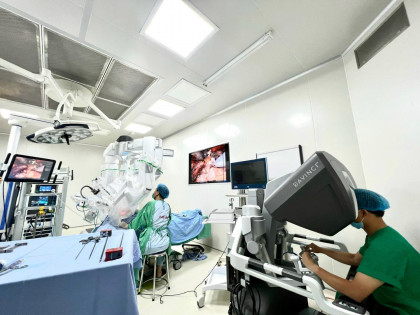 Việt Nam ứng dụng phẫu thuật ung thư tuyến giáp bằng Robot Davinci