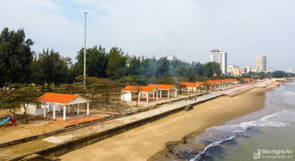Hai phường Nghi Thu, Nghi Hương hoàn thành công tác giải tỏa ki-ốt trên bãi biển Cửa Lò