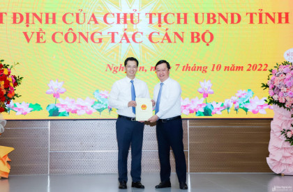Trao quyết định tiếp nhận, bổ nhiệm Giám đốc Sở Tài chính tỉnh Nghệ An