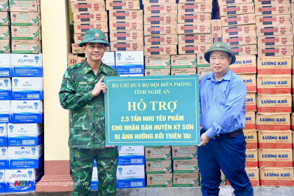 BĐBP Nghệ An hỗ trợ huyện Kỳ Sơn 2,5 tấn nhu yếu phẩm khắc phục hậu quả thiên tai