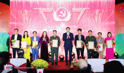 Tôn vinh 40 tác phẩm xuất sắc đạt Giải Búa Liềm Vàng - Nghệ An năm 2022