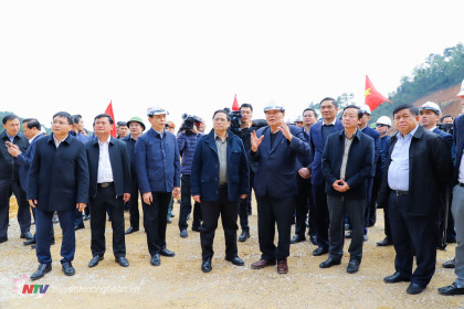 Thủ tướng Phạm Minh Chính kiểm tra, đôn đốc dự án đường bộ cao tốc Bắc...