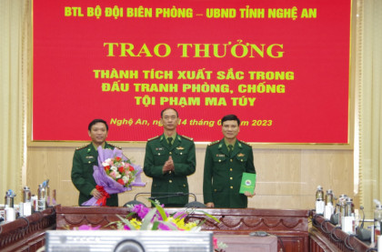 Bóc gỡ đường dây ma túy dưới vỏ bọc "về Việt Nam chúc Tết"