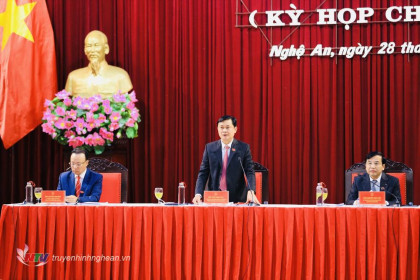 Hội đồng nhân dân tỉnh Nghệ An khoá 18 tổ chức kỳ họp thứ 12