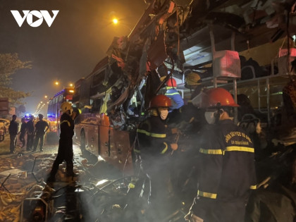 Xe khách đâm vào đuôi xe tải chở gạch ở Quảng Nam, 3 người tử vong