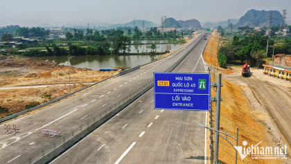 Cao tốc đi qua Ninh Bình, Thanh Hóa sẽ thông xe trước 30/4