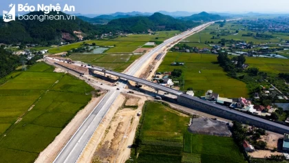 Điểm cầu cạn Diễn Đoài trên Quốc lộ 48 vượt đường bộ cao tốc Bắc - Nam sẽ thông xe vào tối nay (31/8)