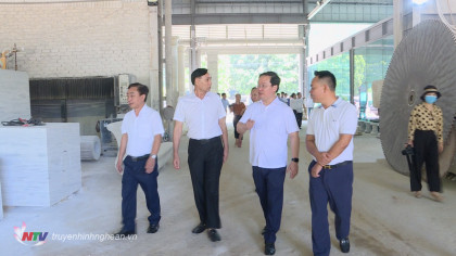 Chủ tịch UBND tỉnh thăm một số mô hình, cơ sở sản xuất tại huyện Quỳ Hợp
