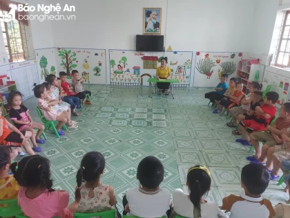 Hàng nghìn giáo viên hợp đồng ở Nghệ An được vào biên chế