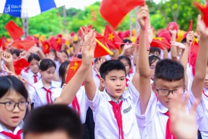 Hơn 1 triệu giáo viên và học sinh Nghệ An chính thức bước vào năm học mới 2023 - 2024