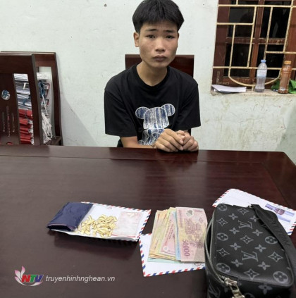 Bắt đối tượng chuyên cung cấp ma túy cho các con nghiện tại Quỳ Châu