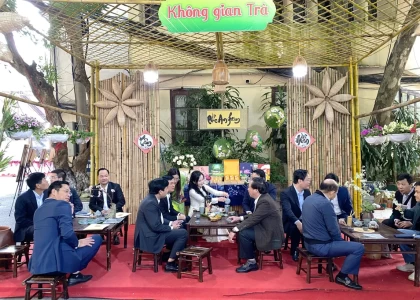 Ngày Tết bàn chuyện thưởng trà và văn hóa trà Việt