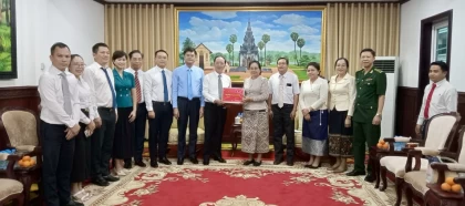 Đoàn công tác tỉnh Nghệ An thăm, chúc Tết cổ truyền Bunpimay tỉnh Sa Vẳn Na Khẹt (Lào)