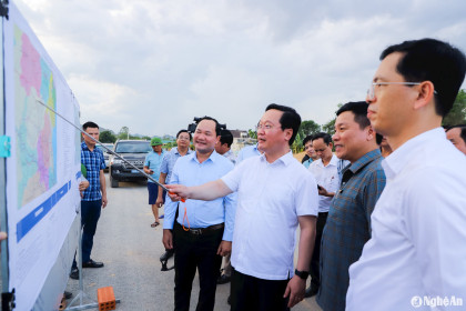 Chủ tịch UBND tỉnh Nguyễn Đức Trung kiểm tra tiến độ các dự án trọng điểm giao thông