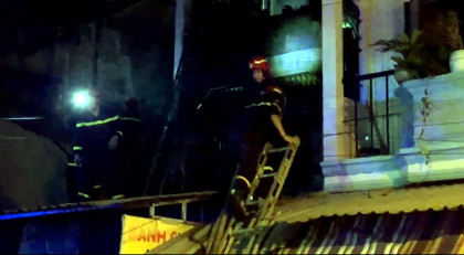 TP Hồ Chí Minh: 3 trẻ nhỏ ngạt khói nhập viện sau đám cháy nhà đêm khuya