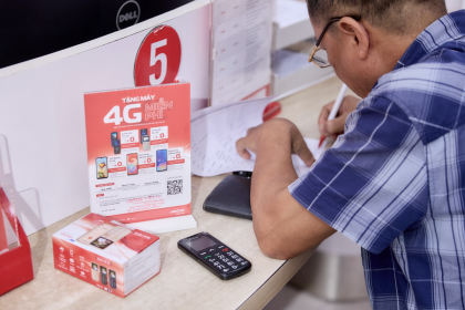 Từ 2G đến 4G: Mở cánh cửa kết nối mới hàng triệu người cao tuổi Việt Nam