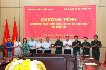 "Thắp sáng ngọn lửa tri ân" trên hành trình về tỉnh Nghệ An