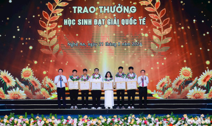 Nghệ An tuyên dương 163 học sinh giỏi quốc tế, quốc gia, đạt điểm cao tại Kỳ thi tốt nghiệp THPT năm 2024