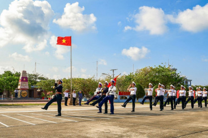 Cờ đỏ sao vàng tung bay, cả nước rực rỡ chào mừng Quốc khánh 2/9