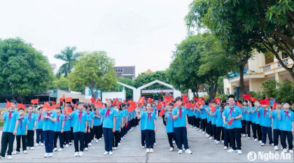 Xung quanh bỏ thi tuyển vào lớp 6: Đừng để áp lực ‘chồng’ áp lực