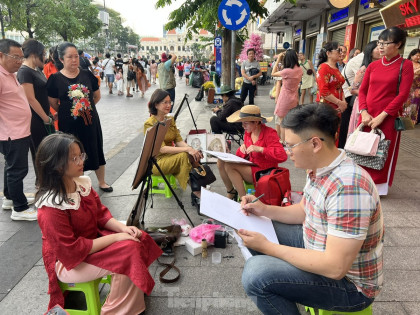 Gặp những người mà 'Tết là mưu sinh'