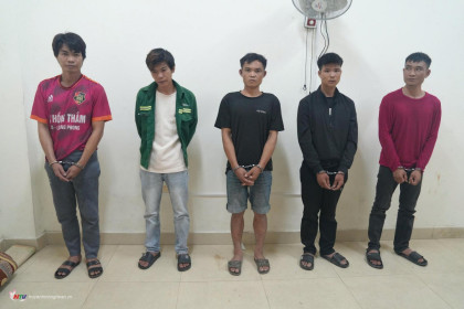 Nghệ An: Bắt nhóm 5 đối tượng nghiện ma túy gây ra 3 vụ cướp giật trong một ngày