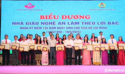 Ngành Giáo dục biểu dương 135 nhà giáo tiêu biểu Nghệ An làm theo lời...