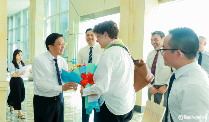 Chủ tịch UBND tỉnh Nghệ An Lê Hồng Vinh tiếp Đại sứ CHLB Đức tại Việt...