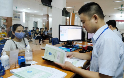 Từ 1/7/2025, xử lý nghiêm hành vi chậm, trốn đóng bảo hiểm xã hội, bảo hiểm y tế theo luật mới