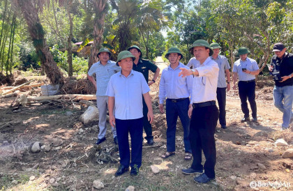 Phó Chủ tịch UBND tỉnh Nghệ An kiểm tra hiện trường lũ quét ở Tương Dương và Quế Phong