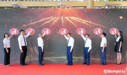 Báo Nghệ An: Tọa đàm "100 năm Báo chí cách mạng Việt Nam và ra mắt Chuyên trang Đại hội Đảng các cấp nhiệm kỳ 2025-2030"