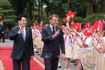 Chủ tịch nước Lương Cường chủ trì lễ đón Tổng thống Cộng hòa Pháp