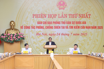 Thủ tướng Chính phủ Phạm Minh Chính chia sẻ sự mất mát, thiệt hại to lớn của Nhân dân các xã miền núi Nghệ An đang phải gánh chịu cơn lũ lớn nhất từ trước đến nay