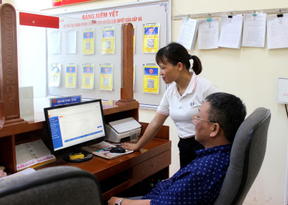 Bộ Nội vụ giải đáp việc cán bộ xin nghỉ hưu trước tuổi nhưng chưa được giải quyết