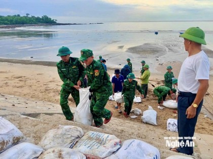 Gần 117.000 cán bộ, chiến sĩ Quân khu 4 sẵn sàng tham gia ứng phó bão số 5