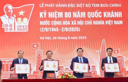 Khai trương trung tâm báo chí phục vụ lễ kỷ niệm 2/9, phát hành bộ tem đặc biệt