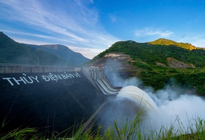 Thủy điện Bản Vẽ chủ động cắt giảm lũ, bảo vệ an toàn hạ du trước ảnh hưởng của bão số 5