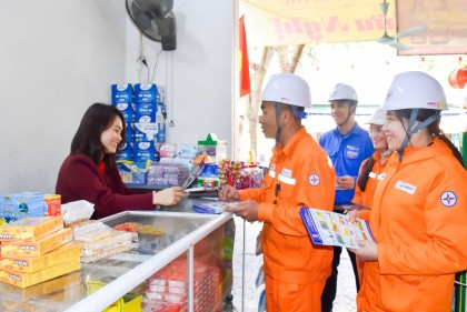 Công ty Điện lực Nghệ An hướng dẫn cài đặt App chăm sóc khách hàng EVNNPC