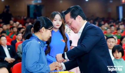 Hướng tới Đại hội Thi đua yêu nước tỉnh Nghệ An năm 2025: Nỗ lực chung tay vì người nghèo của hệ thống MTTQ ở Nghệ An