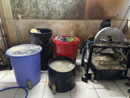 Phát hiện cơ sở không có giấy phép kinh doanh, dùng hóa chất tẩy trắng hoa chuối