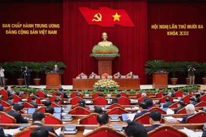 Thông cáo báo chí ngày làm việc thứ nhất Hội nghị Trung ương 13, khoá...