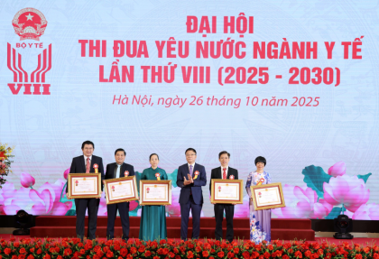 Bộ trưởng Y tế: Nữ điều dưỡng bảo vệ bệnh nhân trong tình huống nguy...