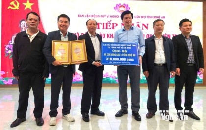 Hội Doanh nghiệp Nghệ Tĩnh tại TP Hồ Chí Minh ủng hộ người dân vùng lũ Nghệ An