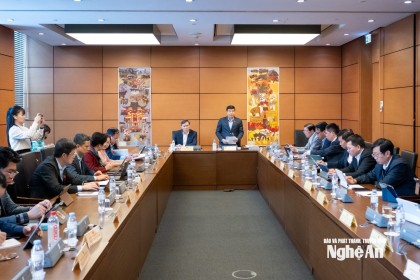 Đại biểu Quốc hội đoàn Nghệ An thảo luận Dự thảo Văn kiện trình Đại hội XIV của Đảng