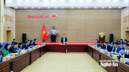 Bí thư Tỉnh ủy Nghệ An Nguyễn Khắc Thận làm việc với Ban Thường vụ...