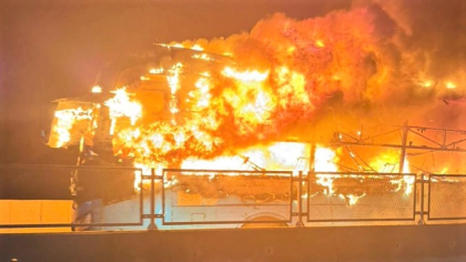 Cháy xe ô-tô giường nằm trên cao tốc giữa đêm khuya, một người tử vong