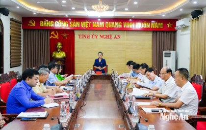 Thường trực Tỉnh ủy làm việc với Mặt trận Tổ quốc và các tổ chức chính...